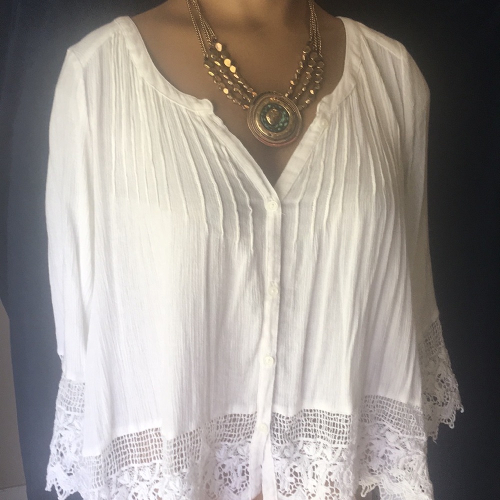 Boho white tunic with crochet lace details